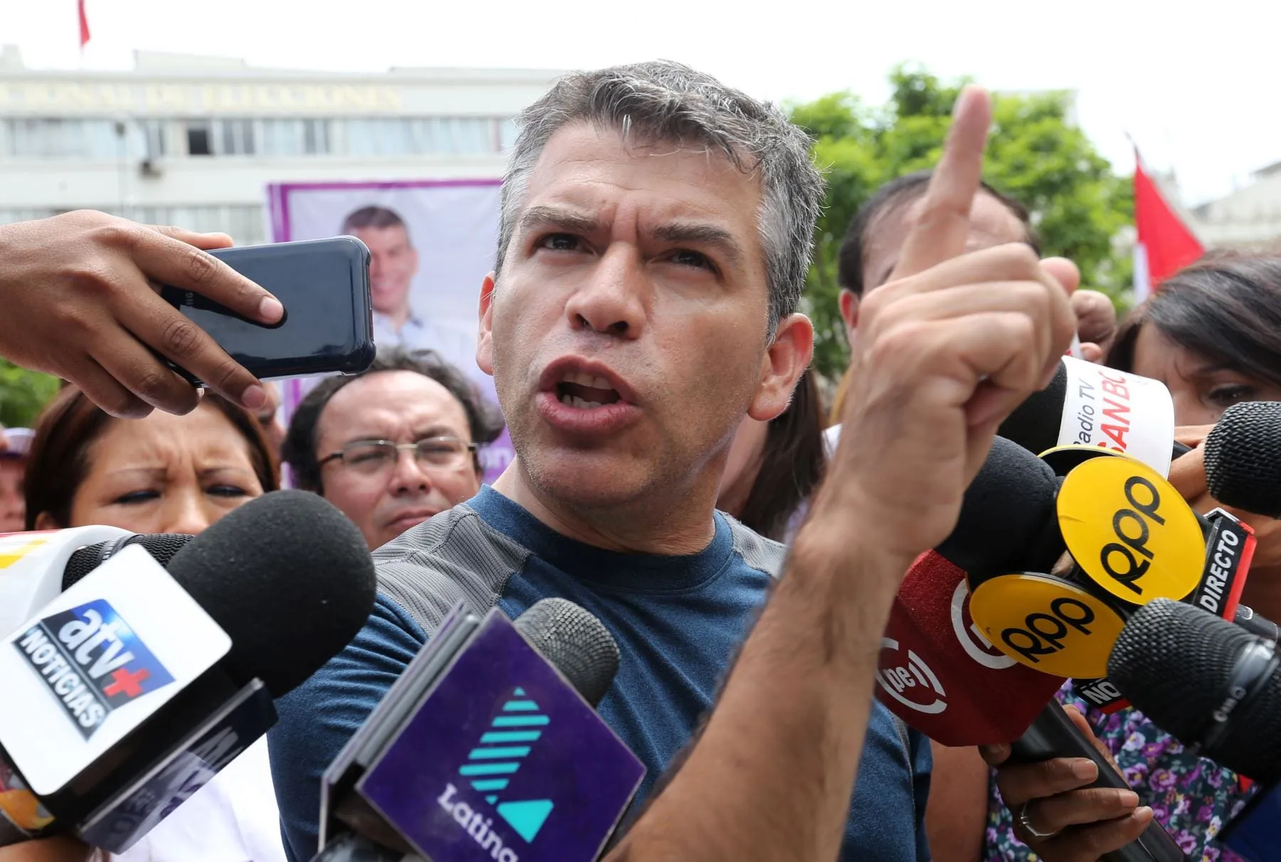 Julio Guzmán: "Inscripción de Partido Morado superó todas las adversidades"
