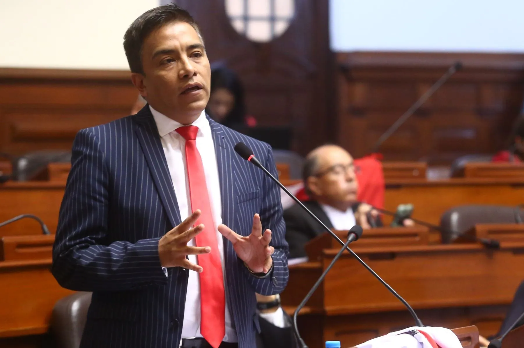 Disponen impedimento de salida del país contra excongresista Roberto Vieira