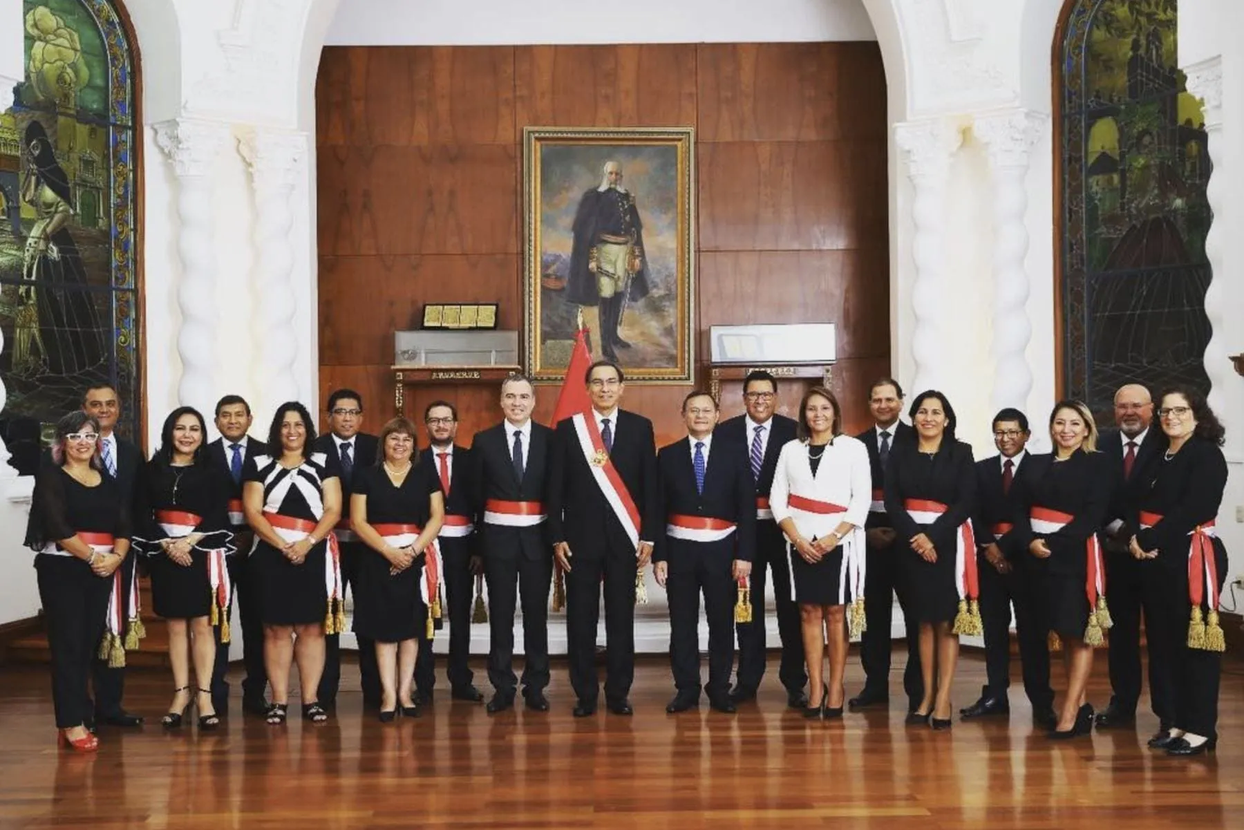 9 hombres y 8 mujeres: Así quedó conformado el nuevo Gabinete de Salvador del Solar