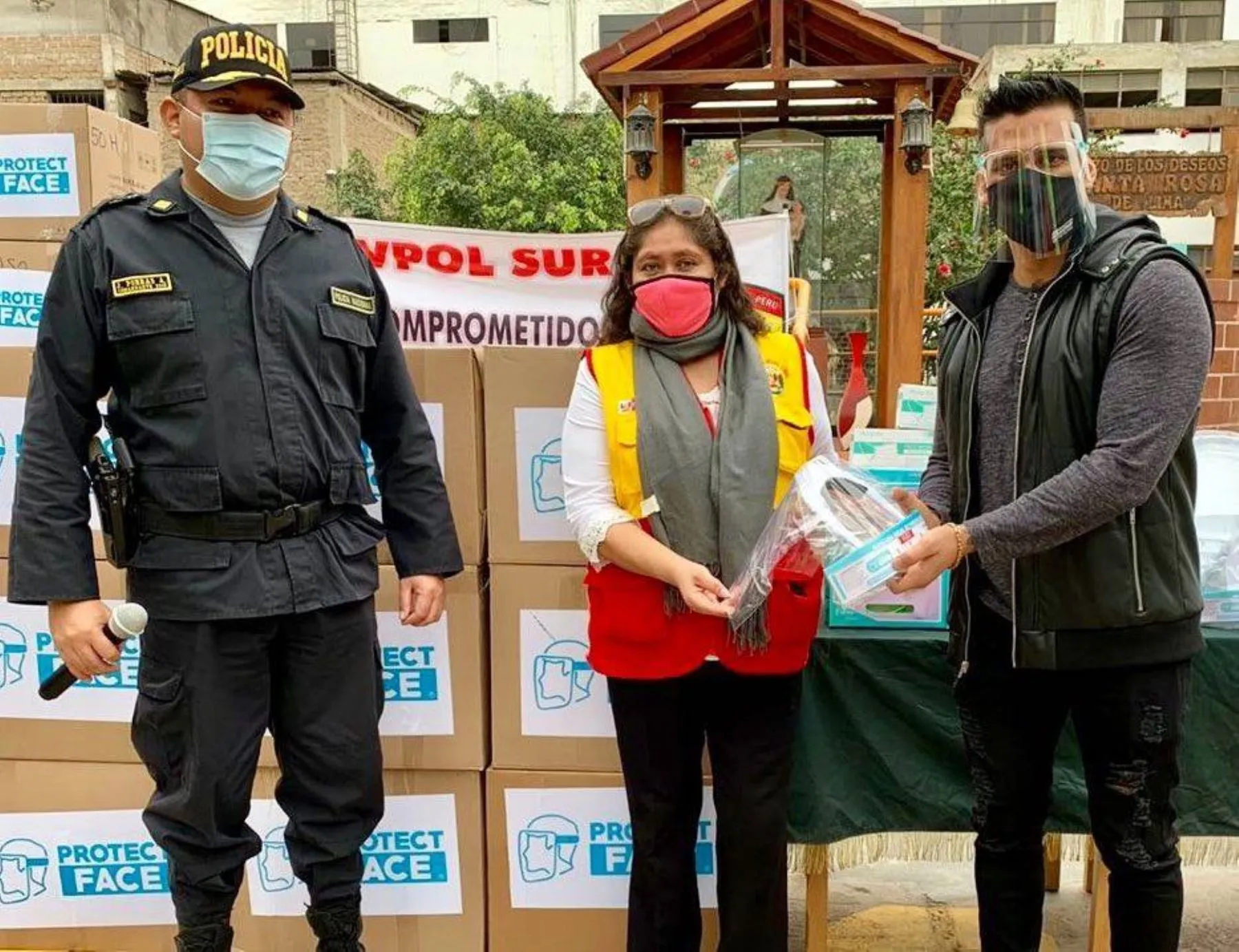 Artistas donan 200 protectores faciales a población vulnerable