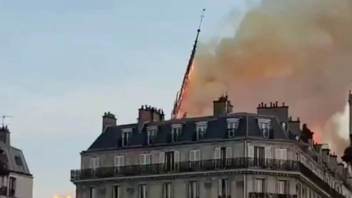 Notre Dame: Así se derrumbó la aguja de 96 metros