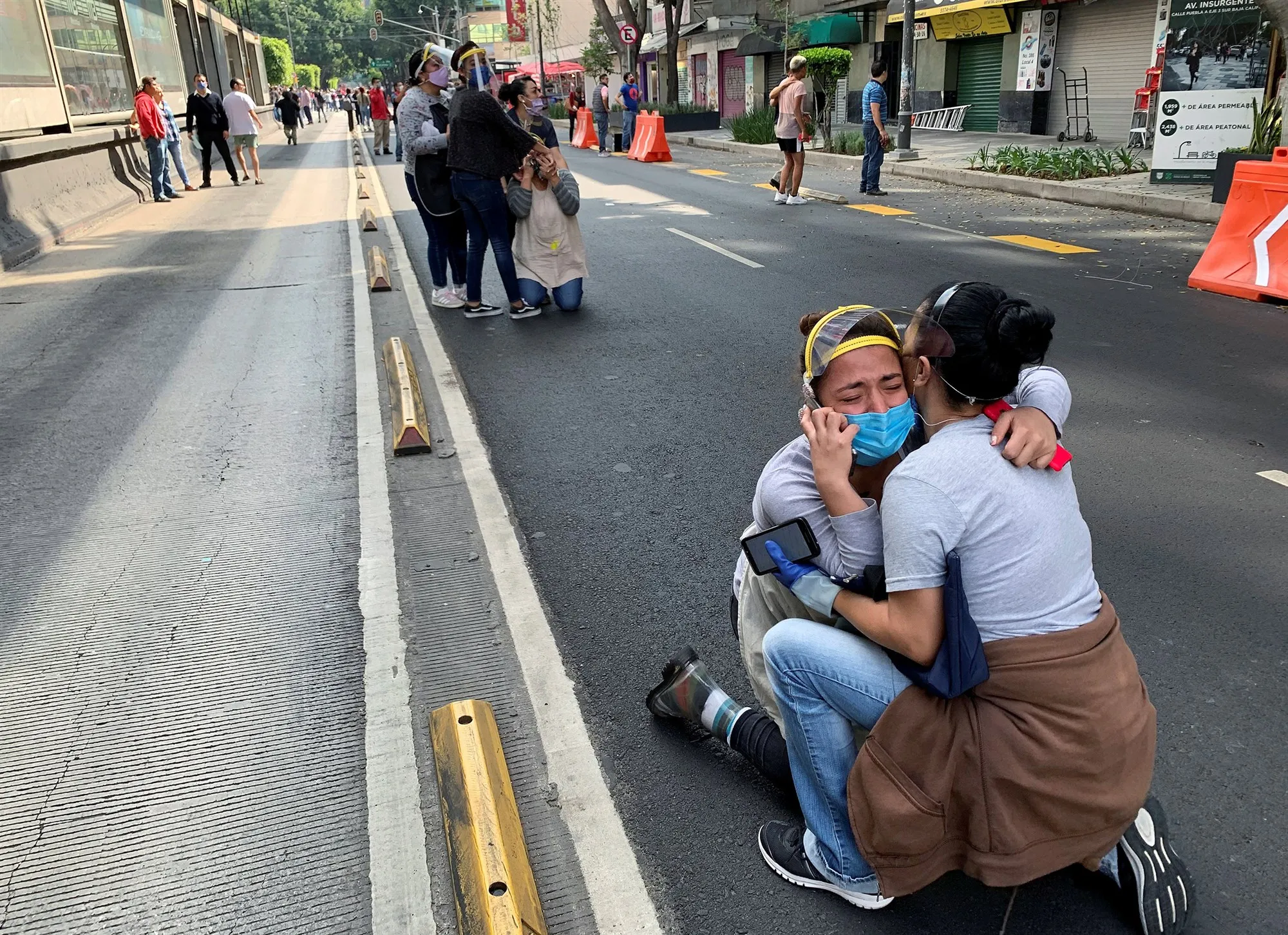 Potente terremoto de 7,4 grados de magnitud sacude México: al menos 2 personas murieron