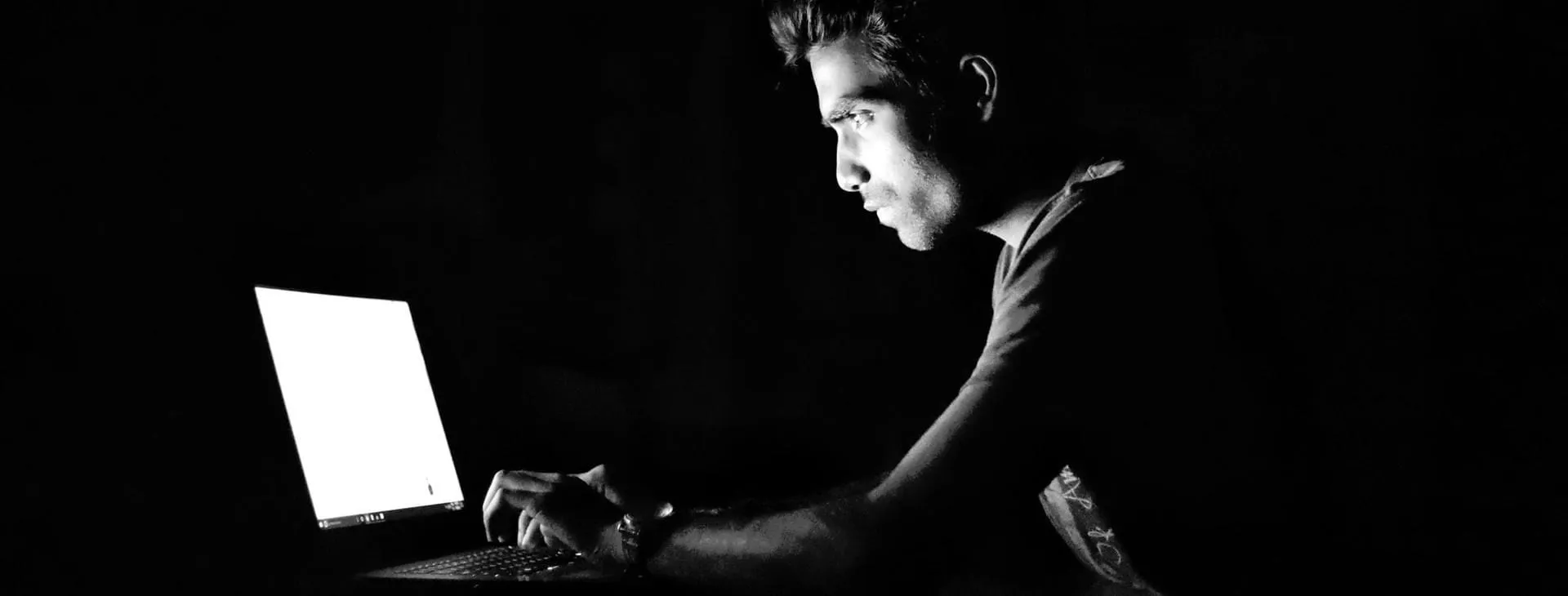 Estafadores de la web: cómo engañaron a Spotify, Google y hasta a la Lazio