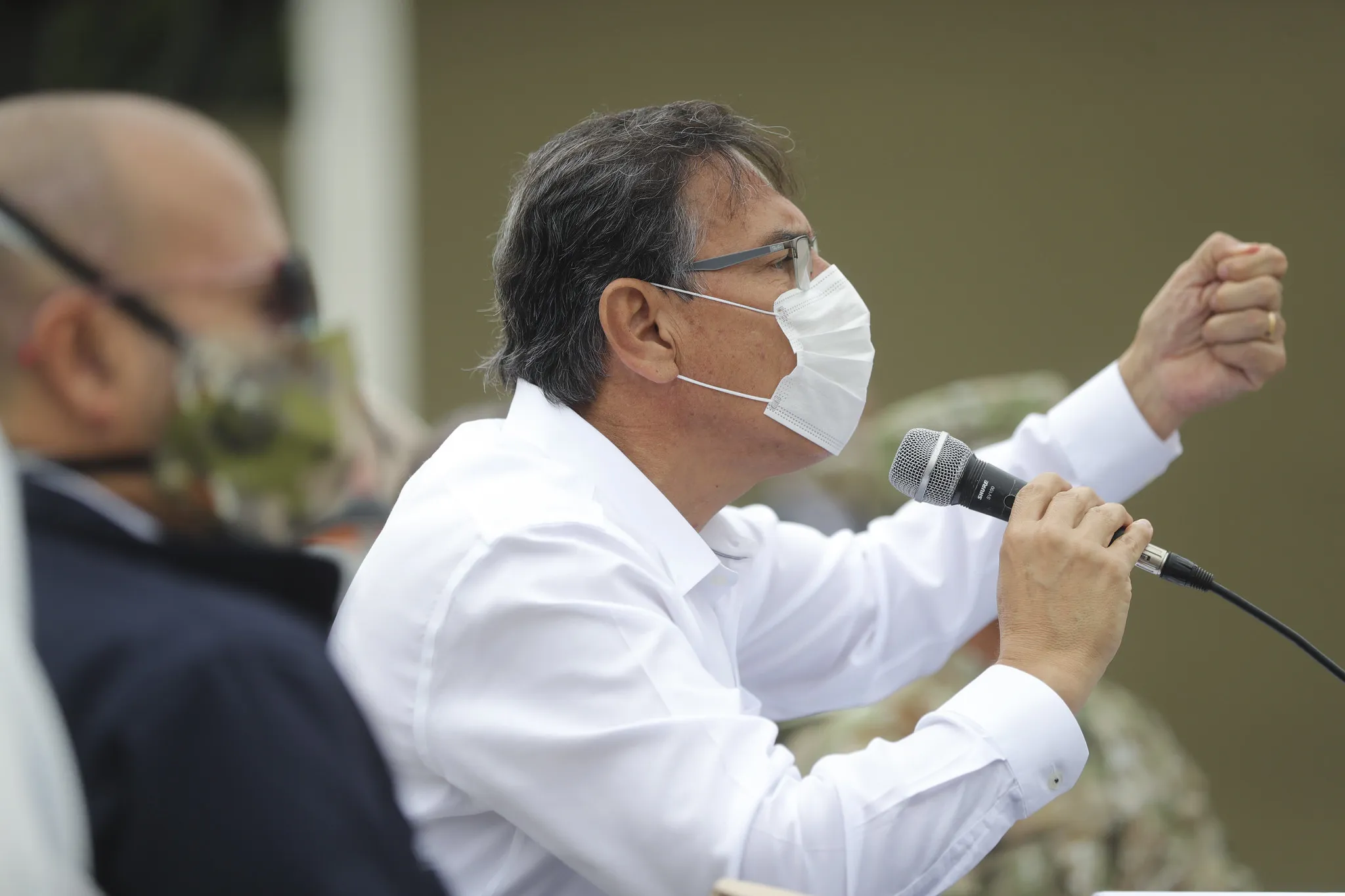 Clínicas abusivas y un presidente que solo quiso ganarse aplausos de la gente