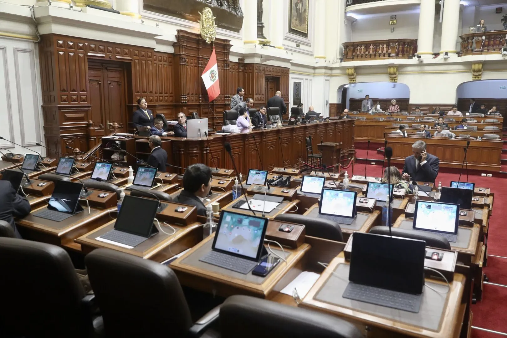 Los escenarios luego de que el Congreso enterrara el adelanto de elecciones para este año