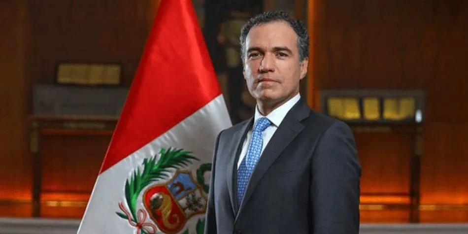 Martín Vizcarra toma juramento a Salvador del Solar y nuevos ministros