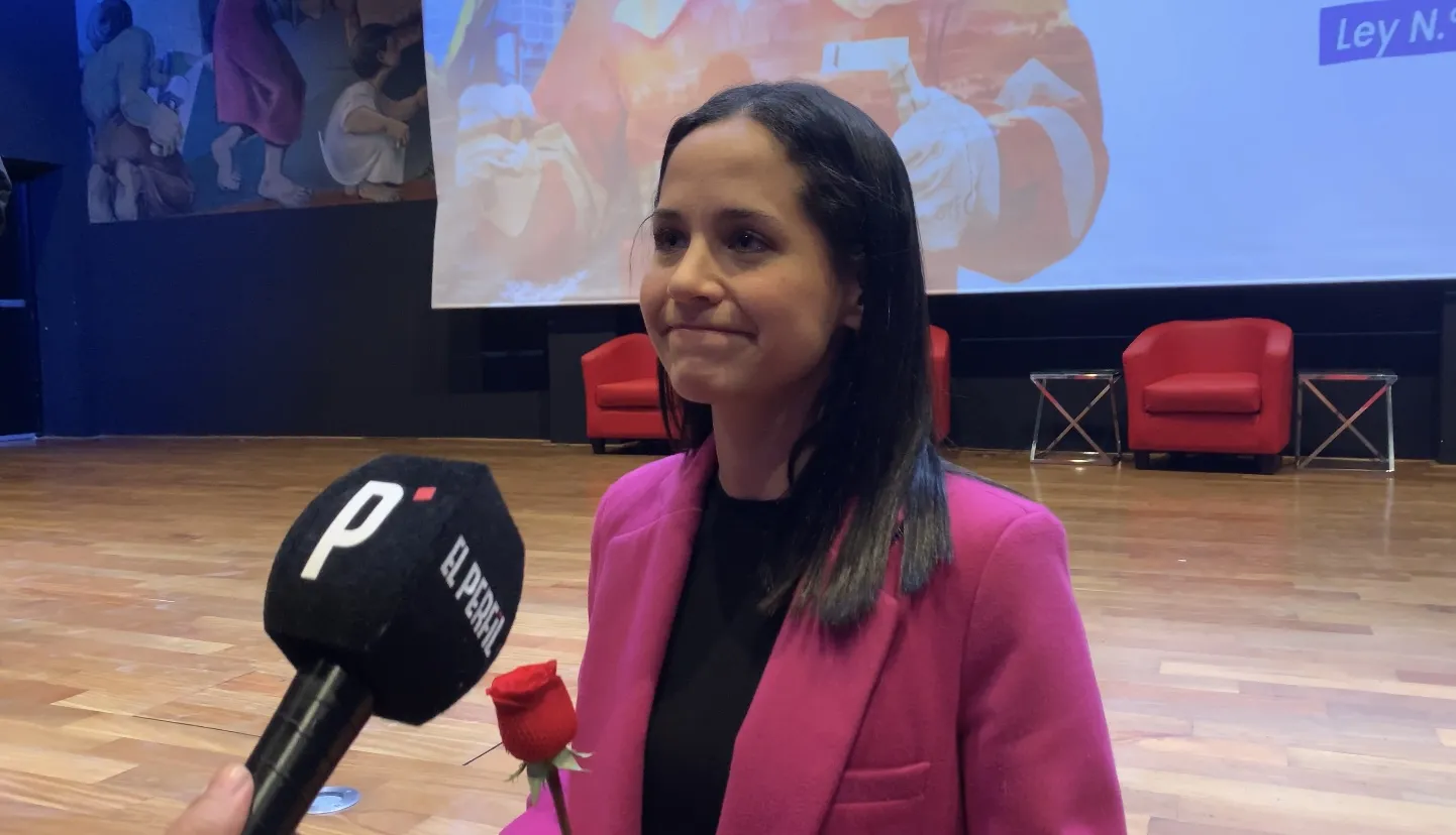 Sigrid Bazán: Si sacaran a Castillo, los congresistas también tenemos que irnos 3 Sigrid Bazán: Si sacaran a Castillo, los congresistas también tenemos que irnos