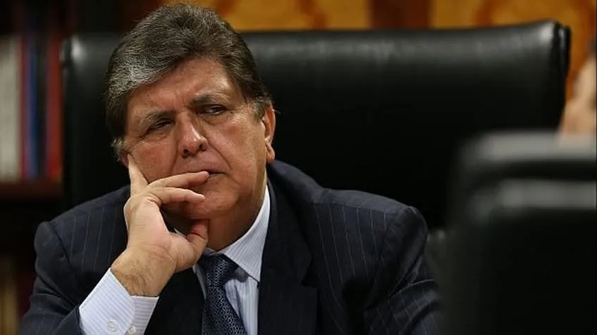 Otro papelón de Alan García: Negó que haya pedido asilo en Colombia pero periodista lo desmiente