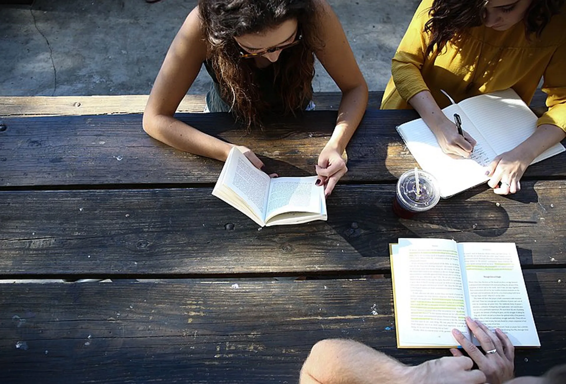 Autobiografía de un lector 2 Estudiantes leyendo