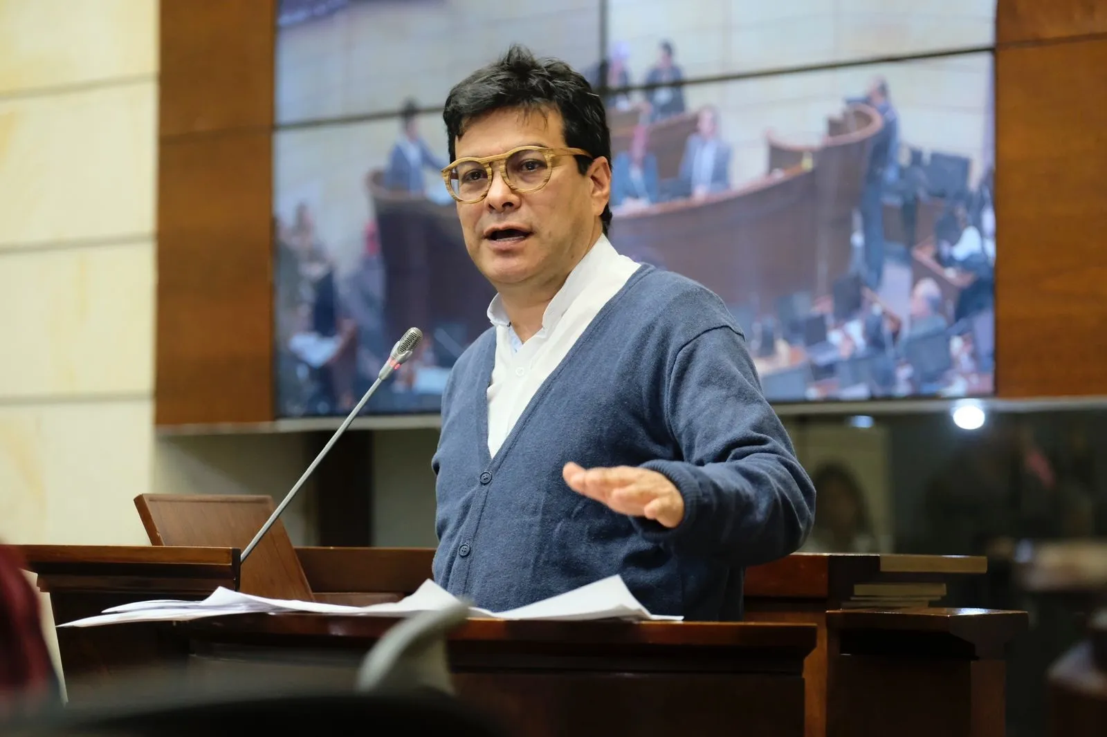 Danilo Rueda, Alto Comisionado para la Paz de Colombia, asegura que Mancuso responderá a las víctimas