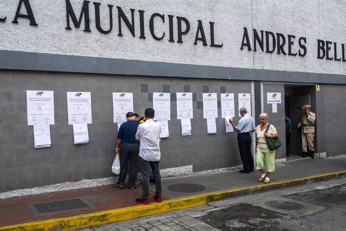 Venezuela acelera la renovación de cargos adelantando a julio las elecciones locales