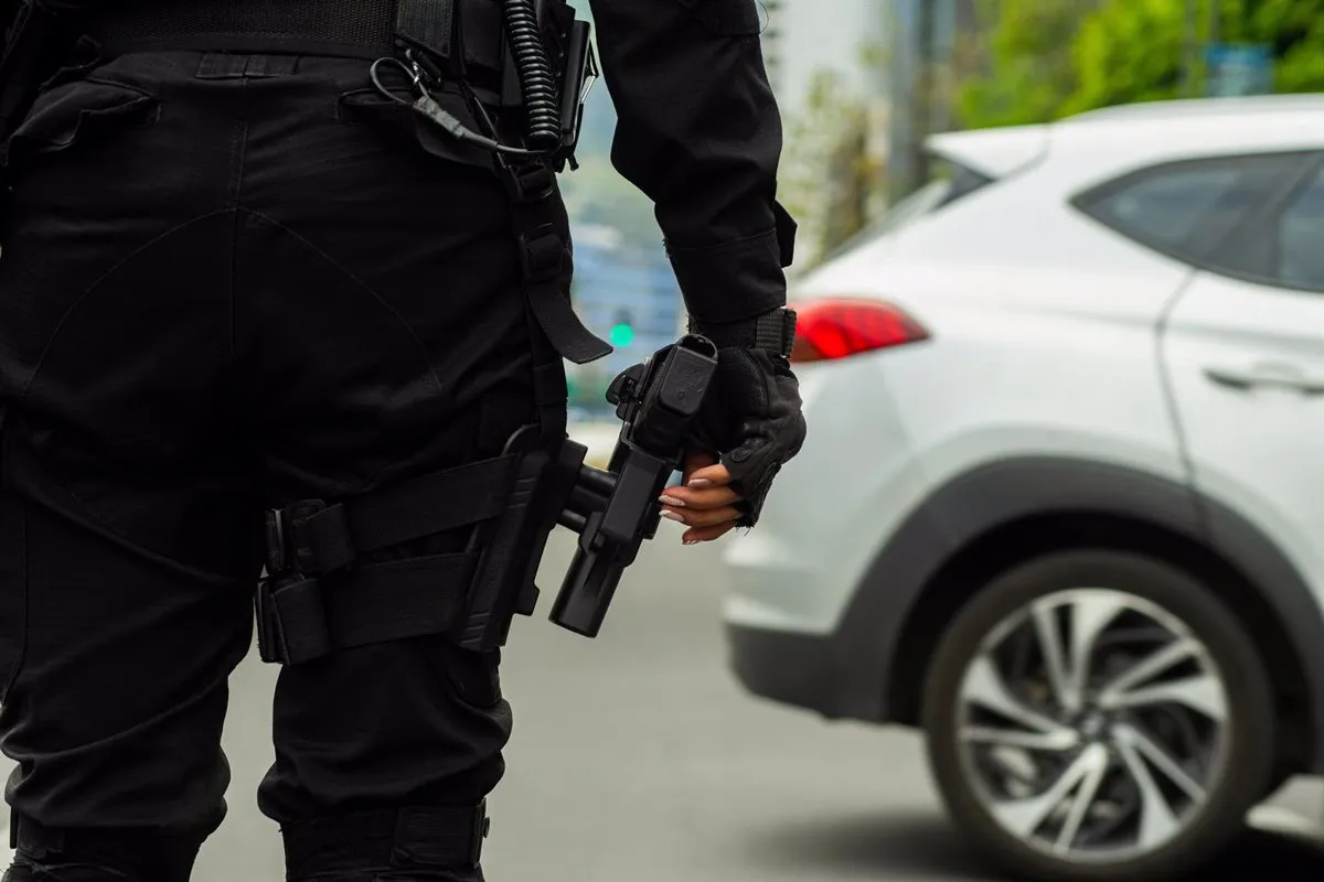 Muere una persona por la explosión de dos coches bomba en las inmediaciones de la mayor cárcel de Ecuador