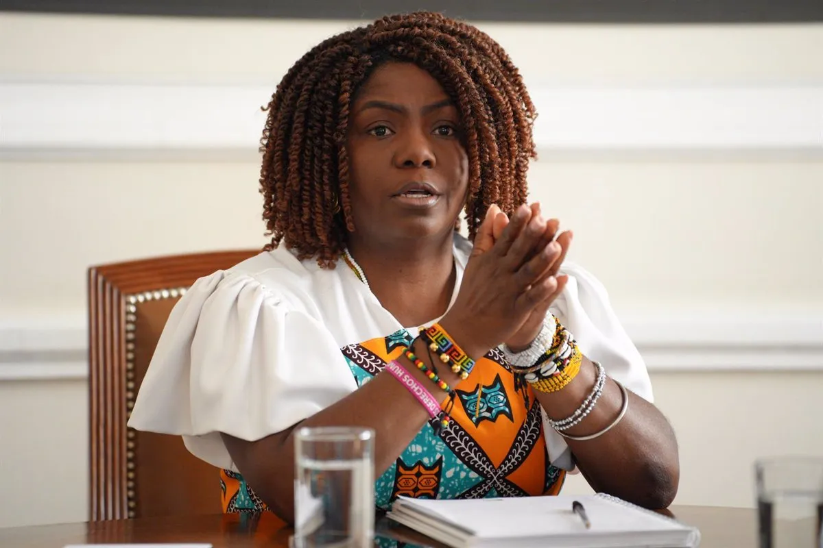 Atacan a tiros un vehículo de la caravana de seguridad de la vicepresidenta de Colombia