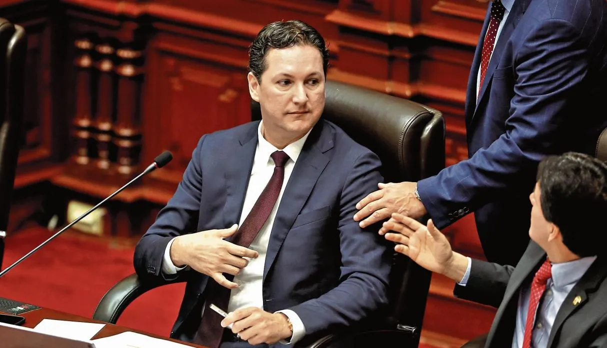 Daniel Salaverry señala que se necesitan "medidas urgentes y excepcionales" para reorganizar la Fiscalía