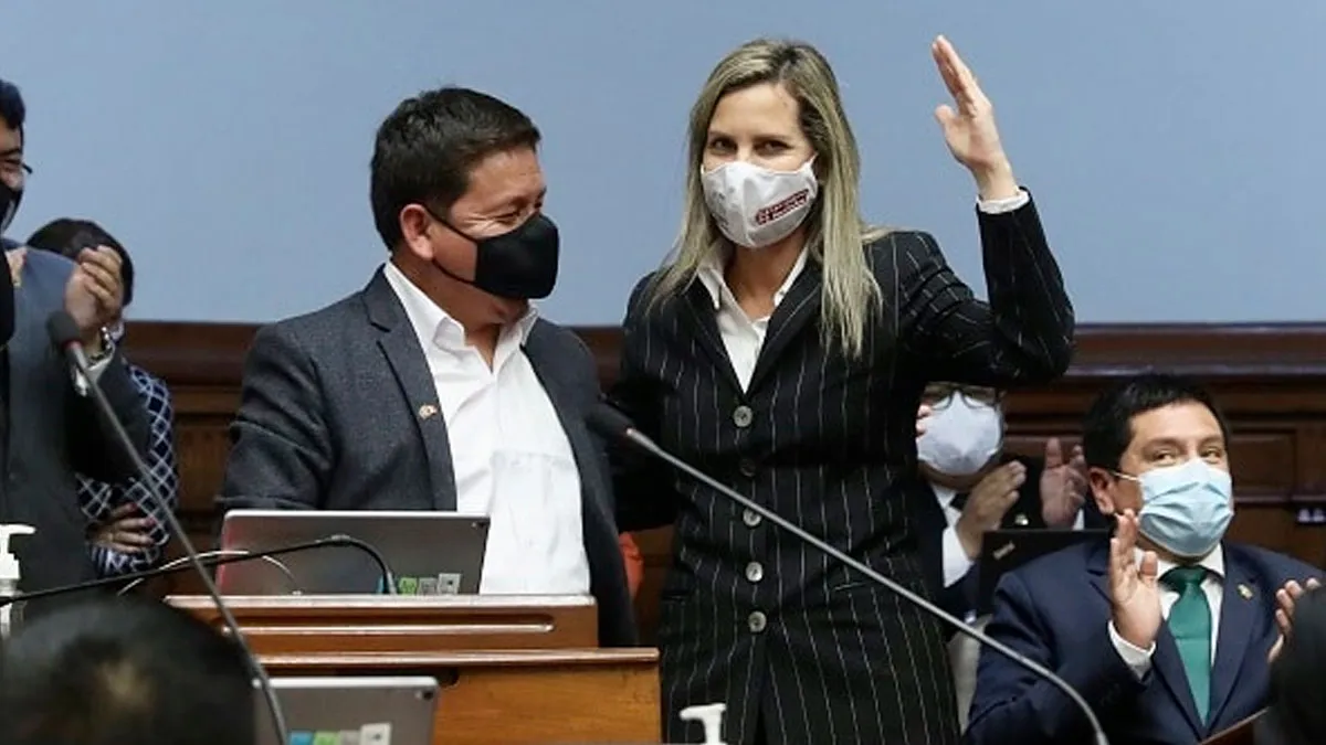 Bellido "desayuna" con María del Carmen Alva