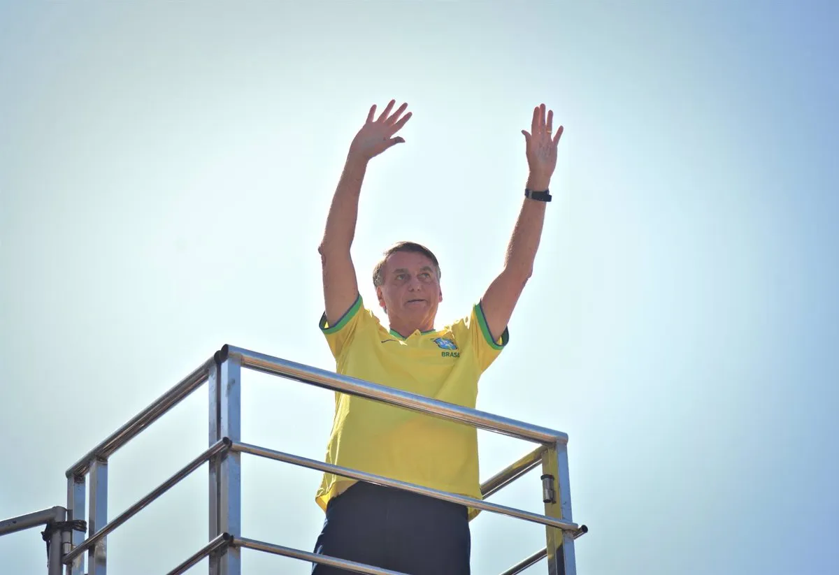 Bolsonaro sale del hospital tras doce días ingresado