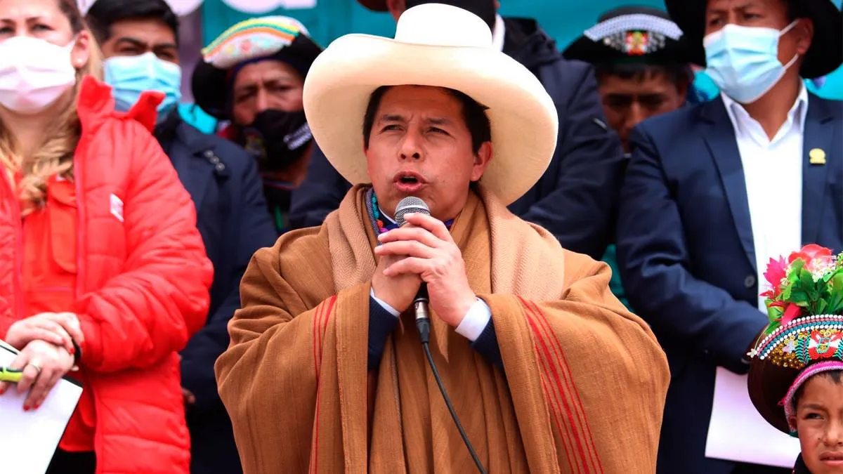 Castillo rechaza a ciertos medios y dice que es falso que en Huancavelica pidan su vacancia