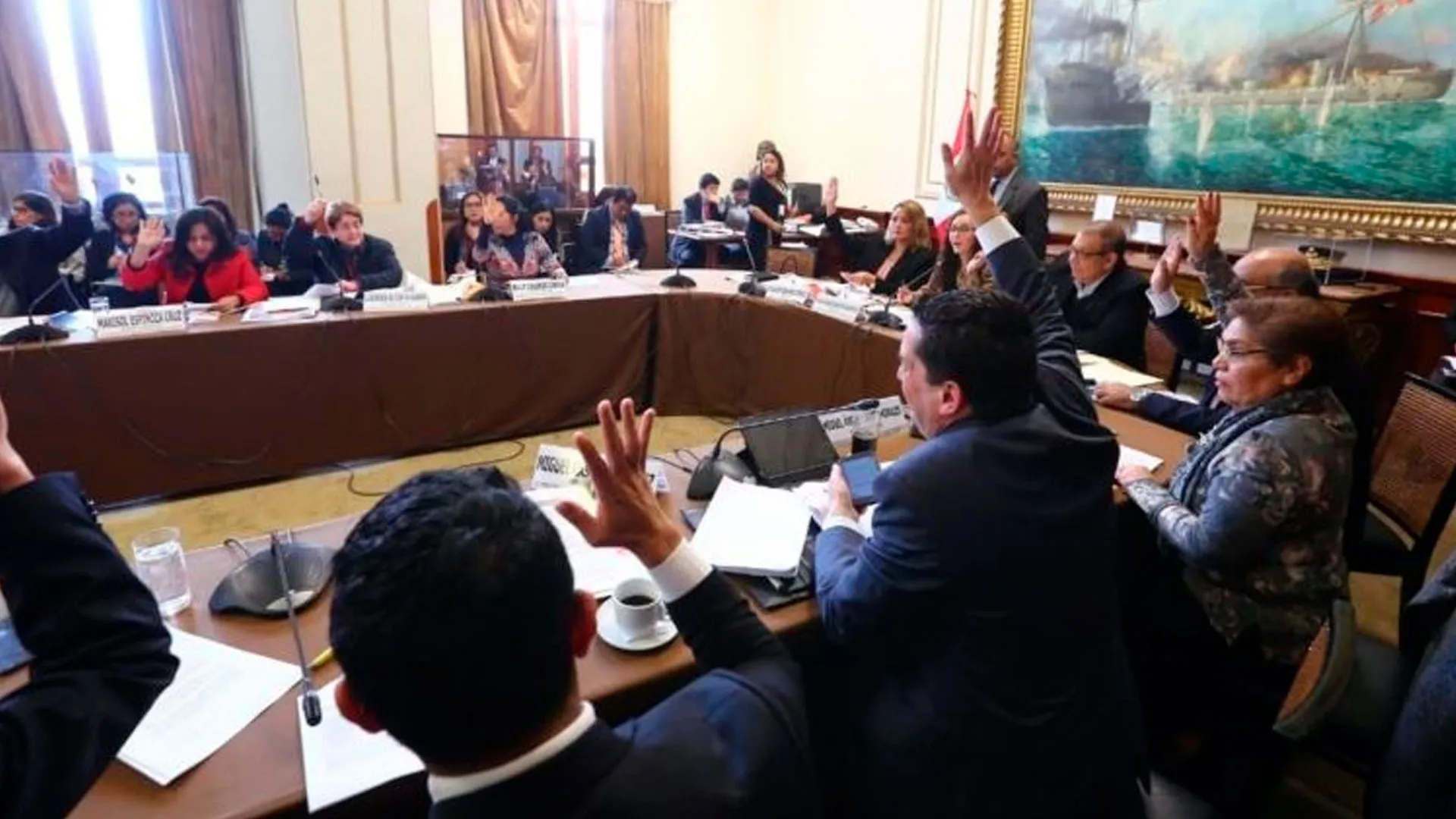 Comisión de Constitución suspende debate sobre retorno a la bicameralidad