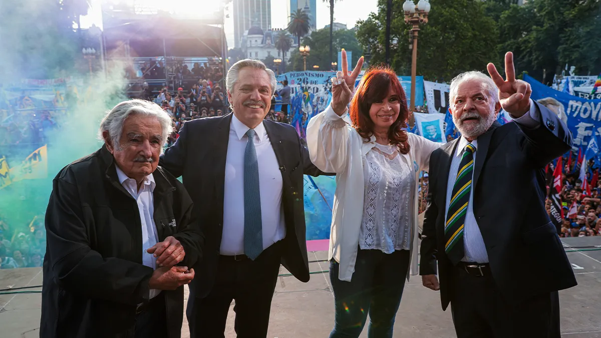Argentina celebró 38 años de democracia con Alberto, Cristina, Lula y Mujica