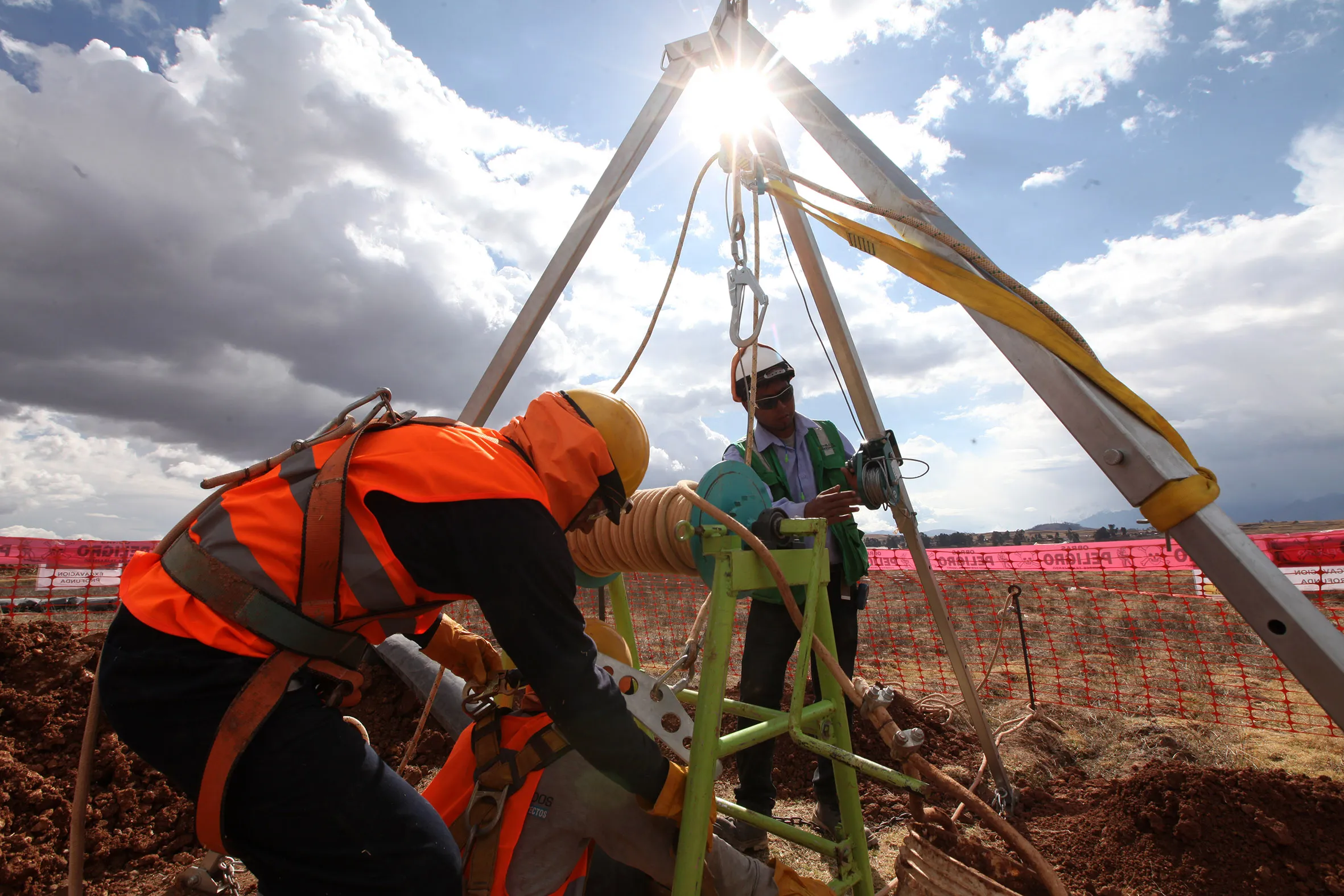 Constructoras deben pagar reintegros a obreros en construcción civil