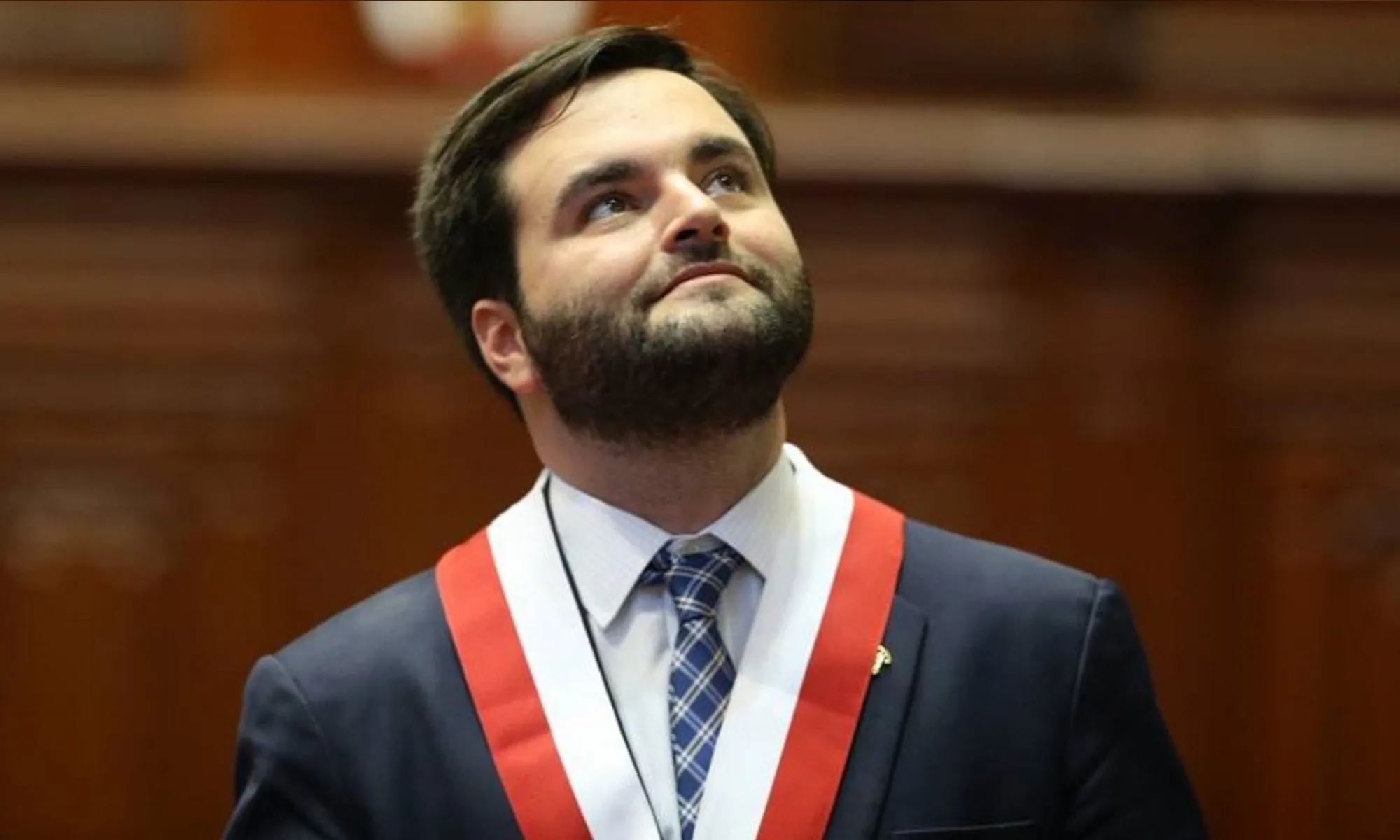 Alberto de Belaunde se despidió de su cargo como parlamentario tras disolución del Congreso