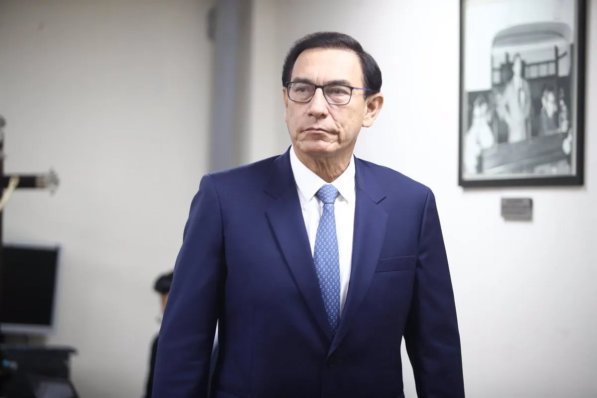 El expresidente peruano Martín Vizcarra anuncia su candidatura a las elecciones generales de 2026