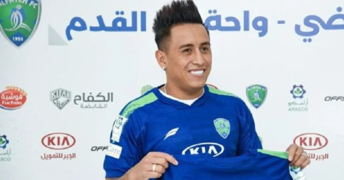 Christian ve una luz en la Cueva. Es fichado por Al-Fateh de Arabia Saudita