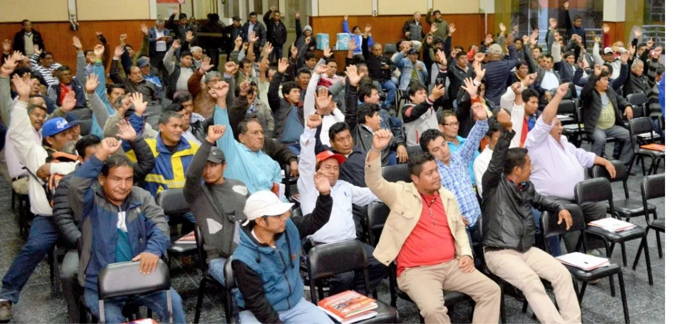 Obreros plantearán medidas ante crisis laboral en construcción civil