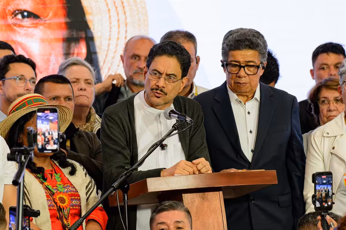Cepeda invita a Abelardo de la Espriella a medirse en un "debate político y electoral" 15 Cepeda invita a Abelardo de la Espriella a medirse en un “debate político y electoral”
