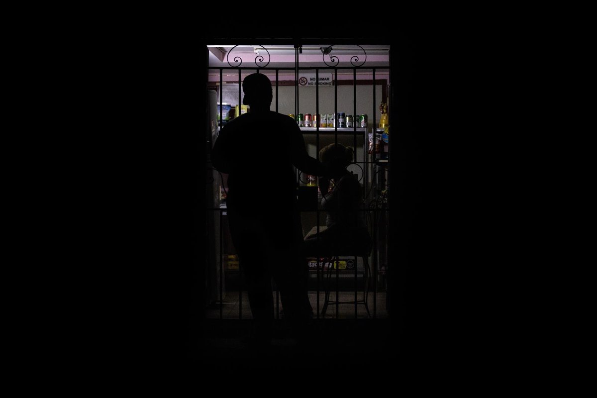 Cuba sufre una nueva caída parcial del suministro eléctrico que afecta a la mitad de la isla 2 Cuba sufre una nueva caída parcial del suministro eléctrico que afecta a la mitad de la isla