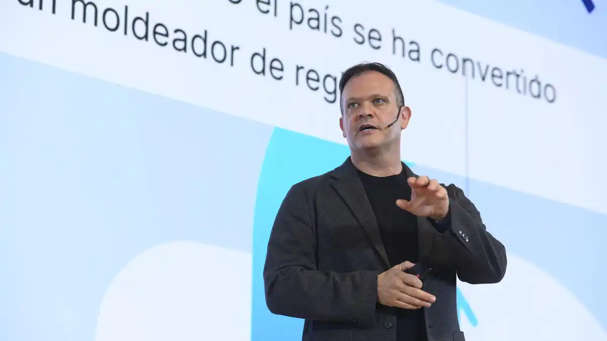 Experto advierte que Argentina podría convertirse en una ‘colonia digital’