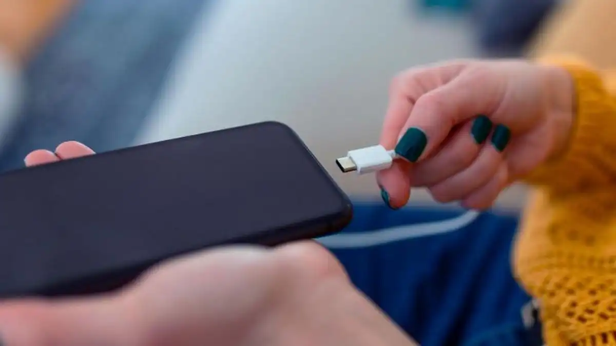 ¿Cuál es el mejor momento para recargar el celular y cuidar su batería?