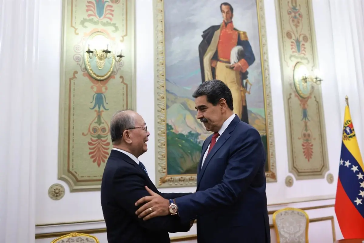 Maduro recibe en Caracas a un enviado especial del presidente de China en medio de las tensiones con EEUU