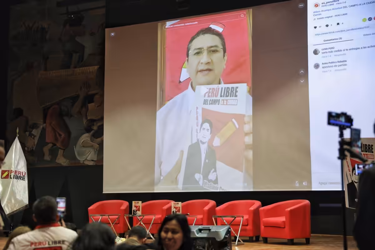 La Justicia de Perú suspende la orden de busca y captura contra Vladimir Cerrón