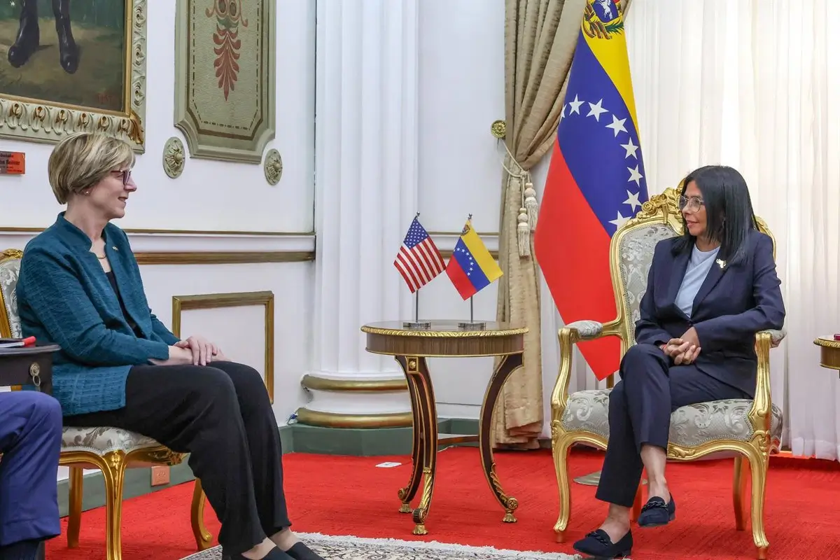La enviada de Trump en Venezuela destaca el "momento histórico" tras el reinicio de relaciones diplomáticas 9 La enviada de Trump en Venezuela destaca el "momento histórico" tras el reinicio de relaciones diplomáticas