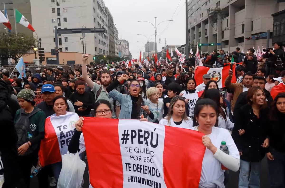 Perú abre una nueva etapa electoral en plena crisis política y con centenares de candidatos cuestionados