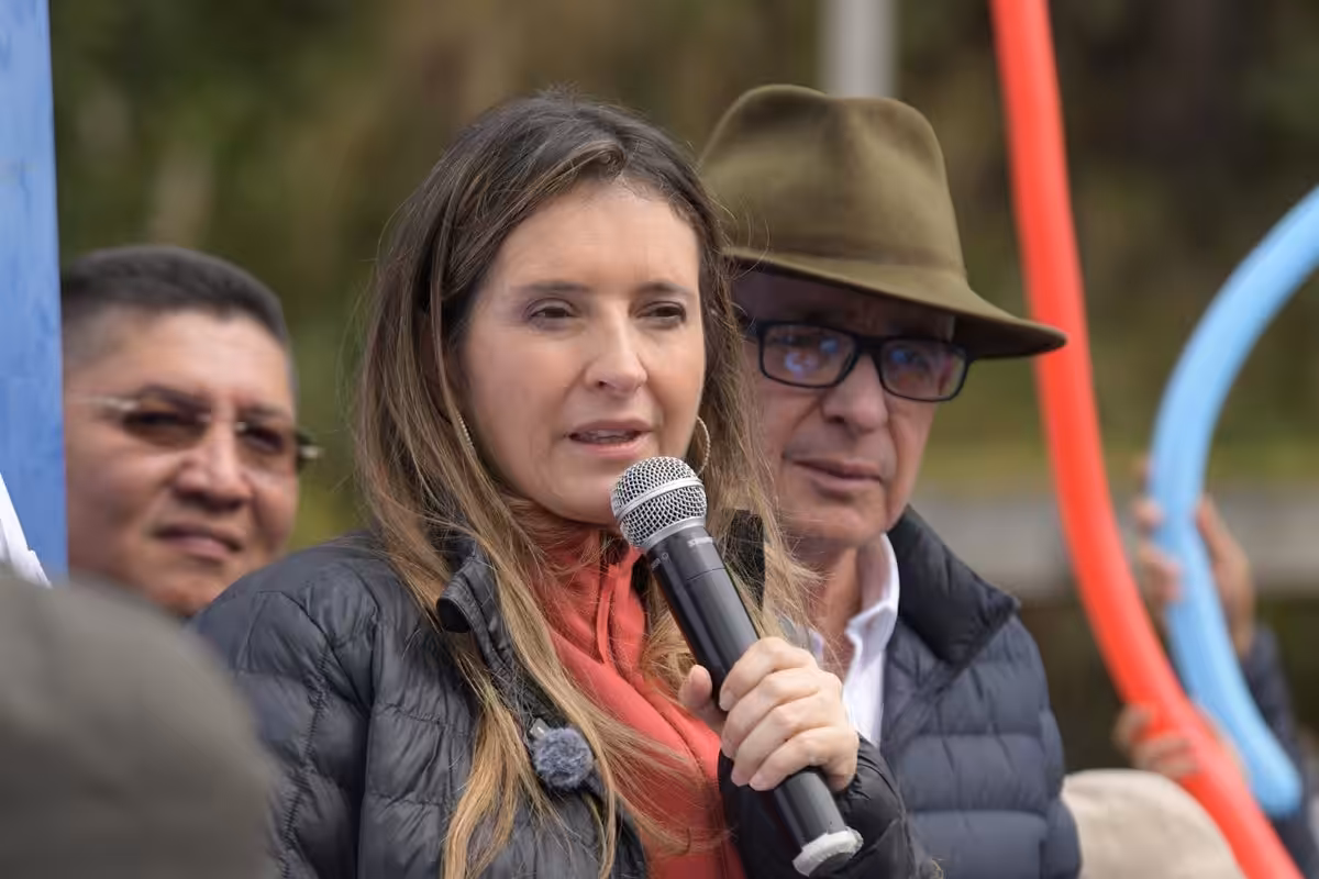 La candidata de la derecha colombiana promete no dialogar y perseguir “como ratas” a los grupos armados
