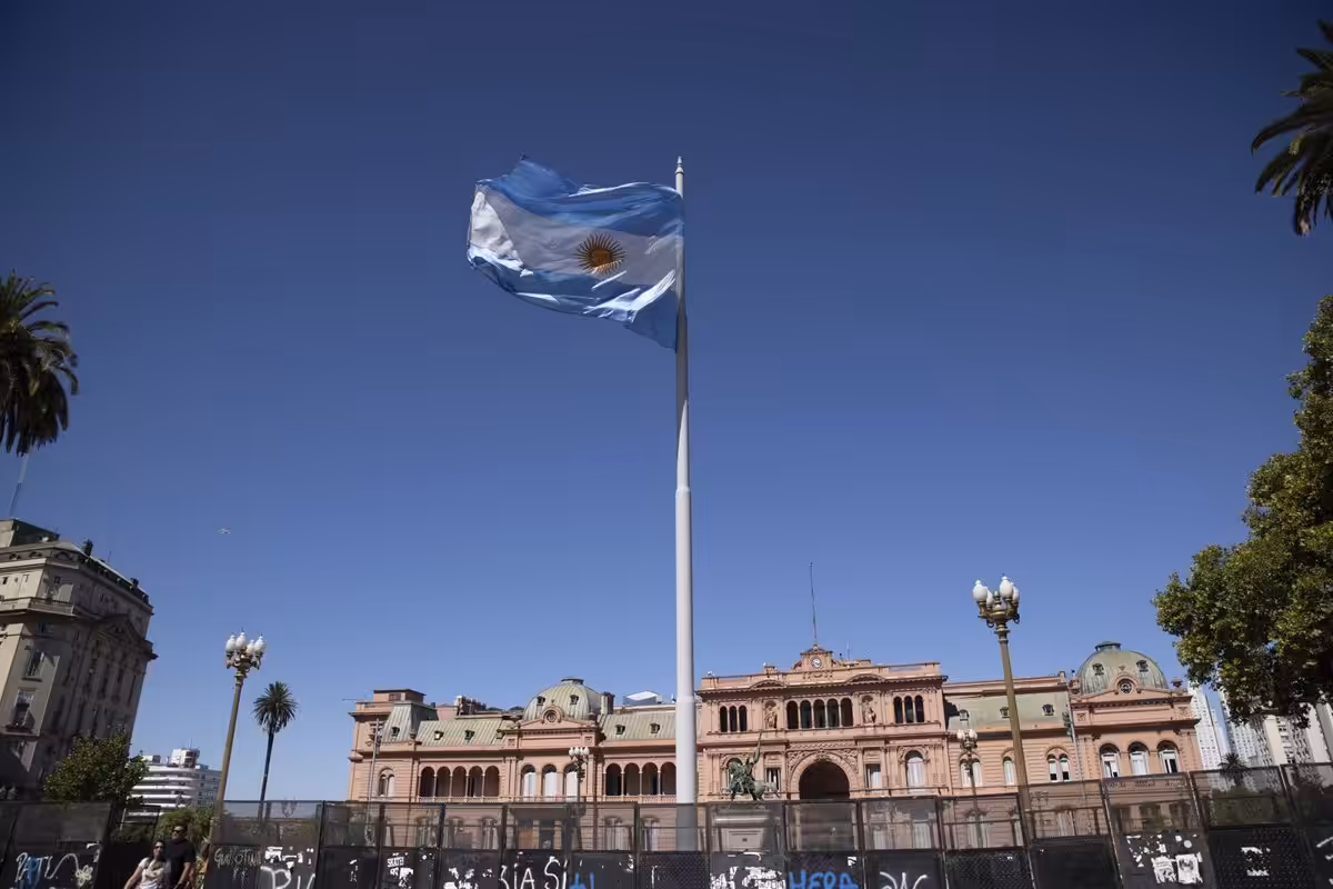 El encargado de negocios iraní abandona Argentina tras cumplirse el plazo del Gobierno 6 El encargado de negocios iraní abandona Argentina tras cumplirse el plazo del Gobierno