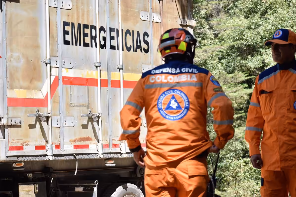 Al menos doce obreros atrapados tras la explosión de una mina en el centro de Colombia