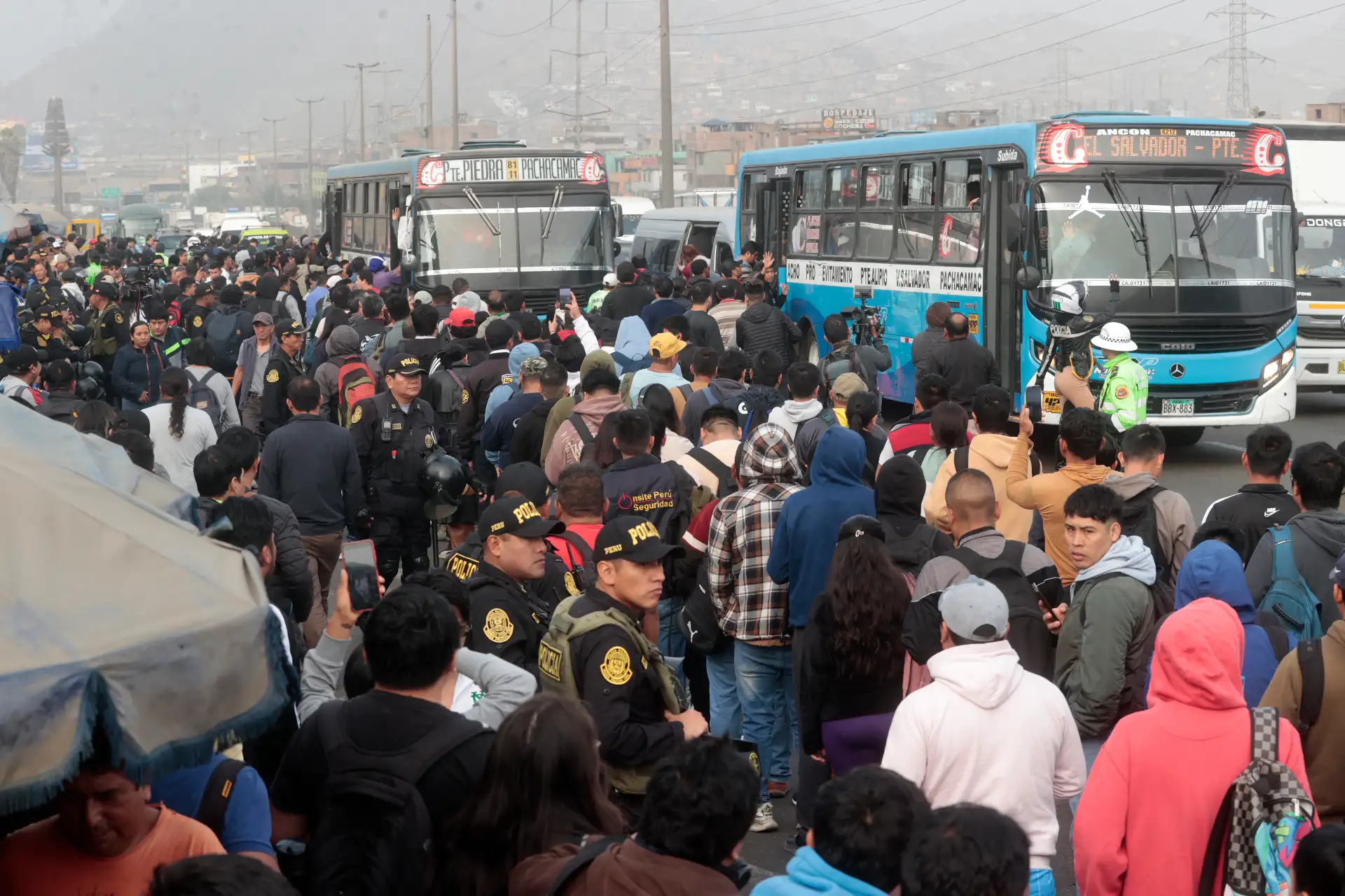 Paro nacional de transportistas paraliza Lima y Callao en protesta por asesinatos y extorsiones