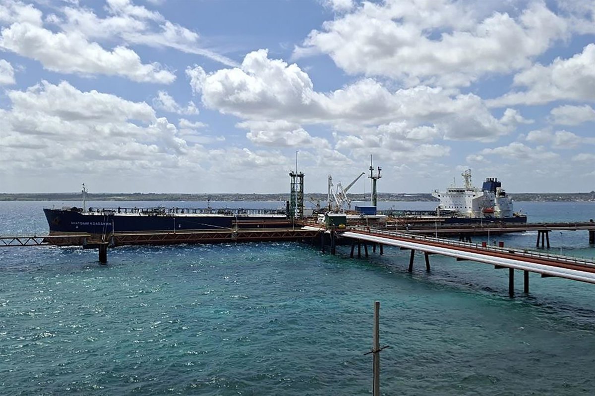 El petrolero enviada por Rusia a Cuba zarpa de Matanzas tras entregar 100.000 toneladas de petróleo 7 El petrolero enviada por Rusia a Cuba zarpa de Matanzas tras entregar 100.000 toneladas de petróleo