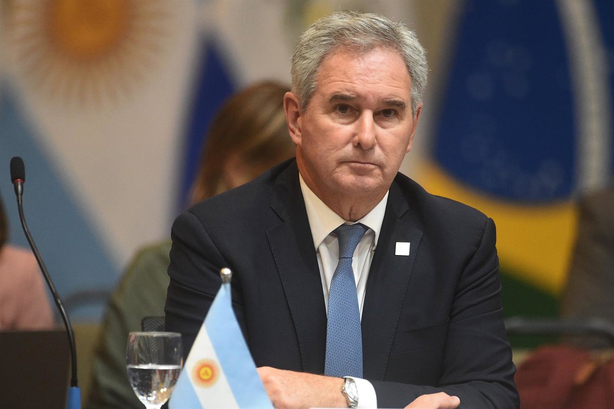 El ministro de Exteriores de Argentina insta a la vicepresidenta a apartarse tras sus declaraciones sobre Milei