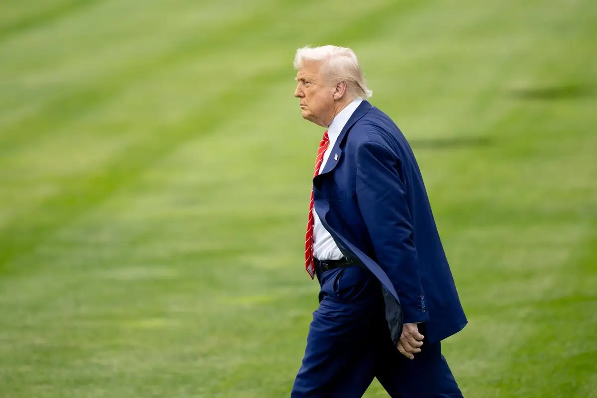 Trump amenaza con derribar aeronaves militares venezolanas si ponen a EEUU en una "posición peligrosa"