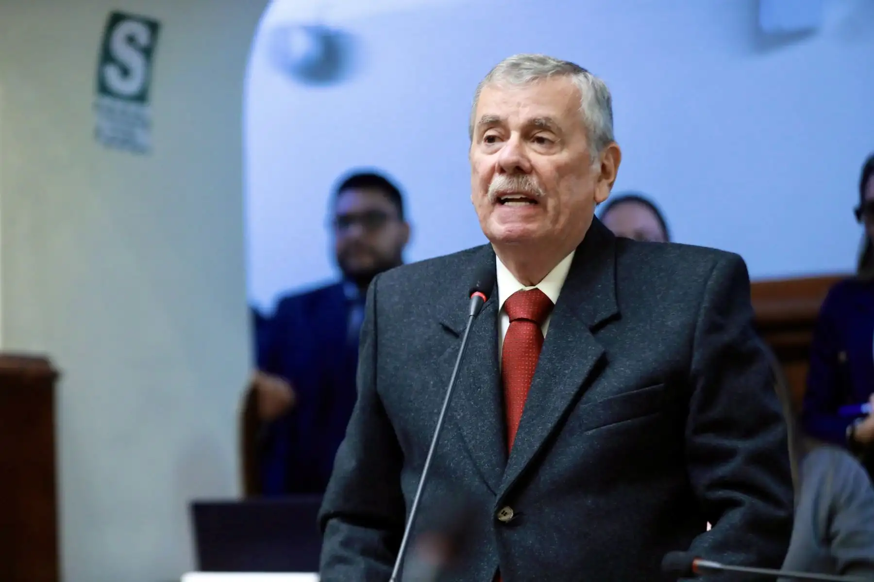 Piden censurar a Rospigliosi tras revelarse uso de equipo del Congreso en mitin de Fuerza Popular