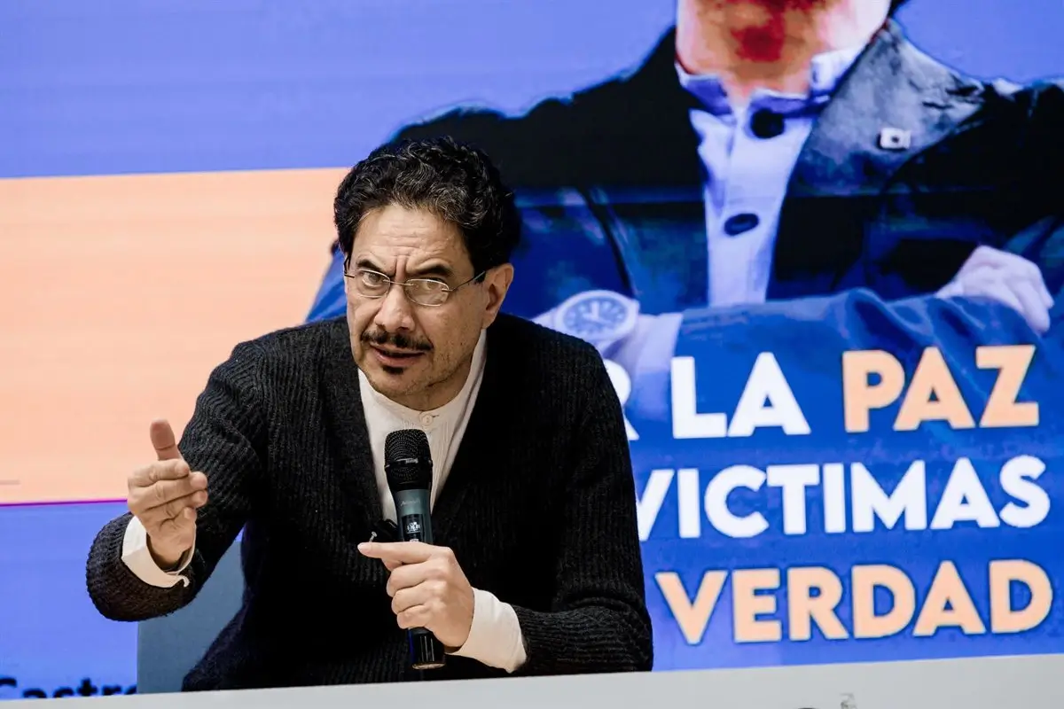 El candidato Iván Cepeda alerta de que EEUU está intentando influir en las presidenciales de 2026 en Colombia