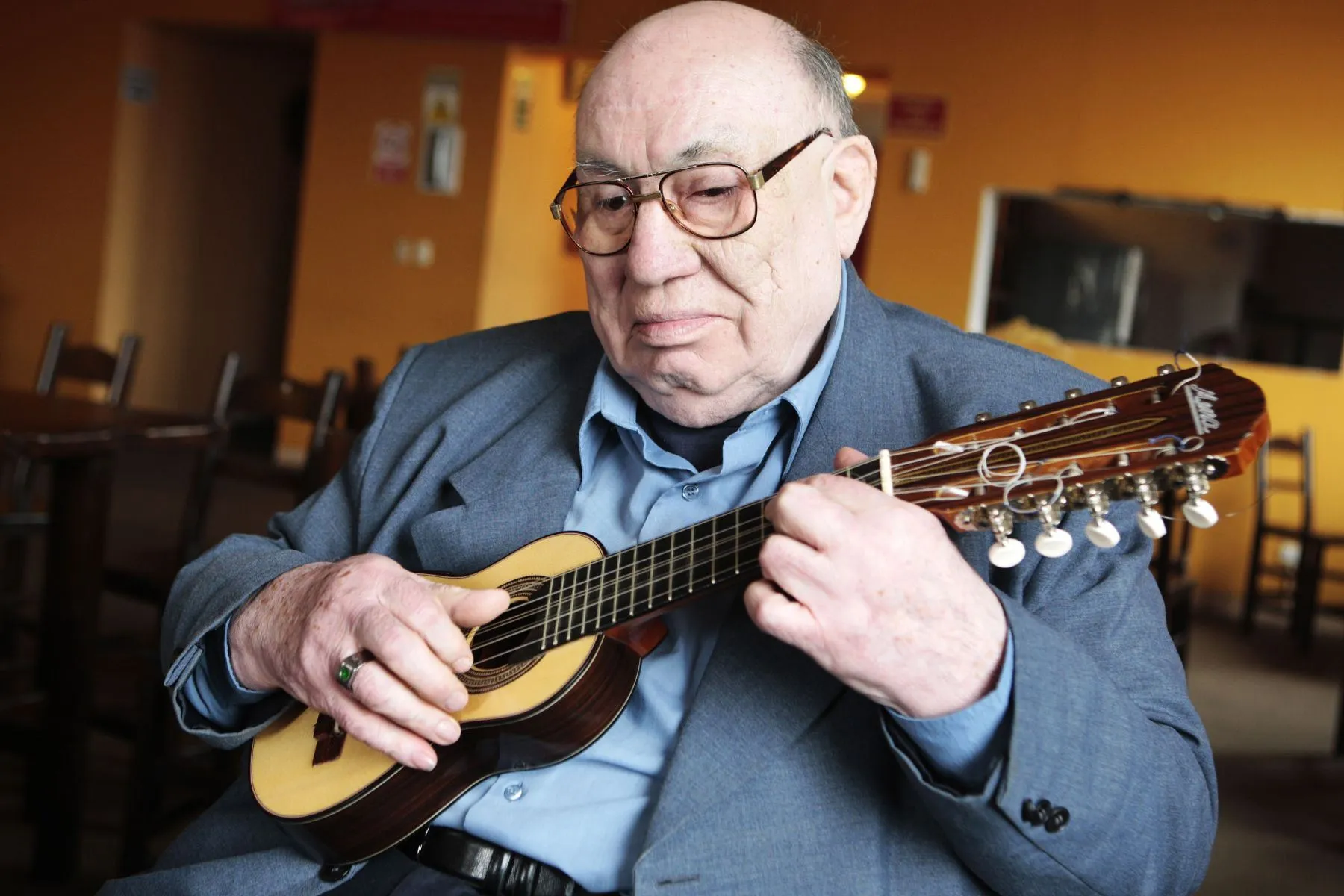 Se celebrará Día del Charango Peruano en cumpleaños de Jaime Guardia