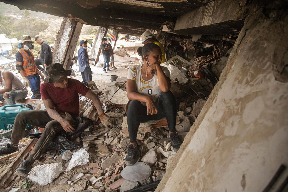 Ascienden a más de 3.680 los fallecidos por los terremotos en Venezuela 2 Ascienden a más de 3.680 los fallecidos por los terremotos en Venezuela