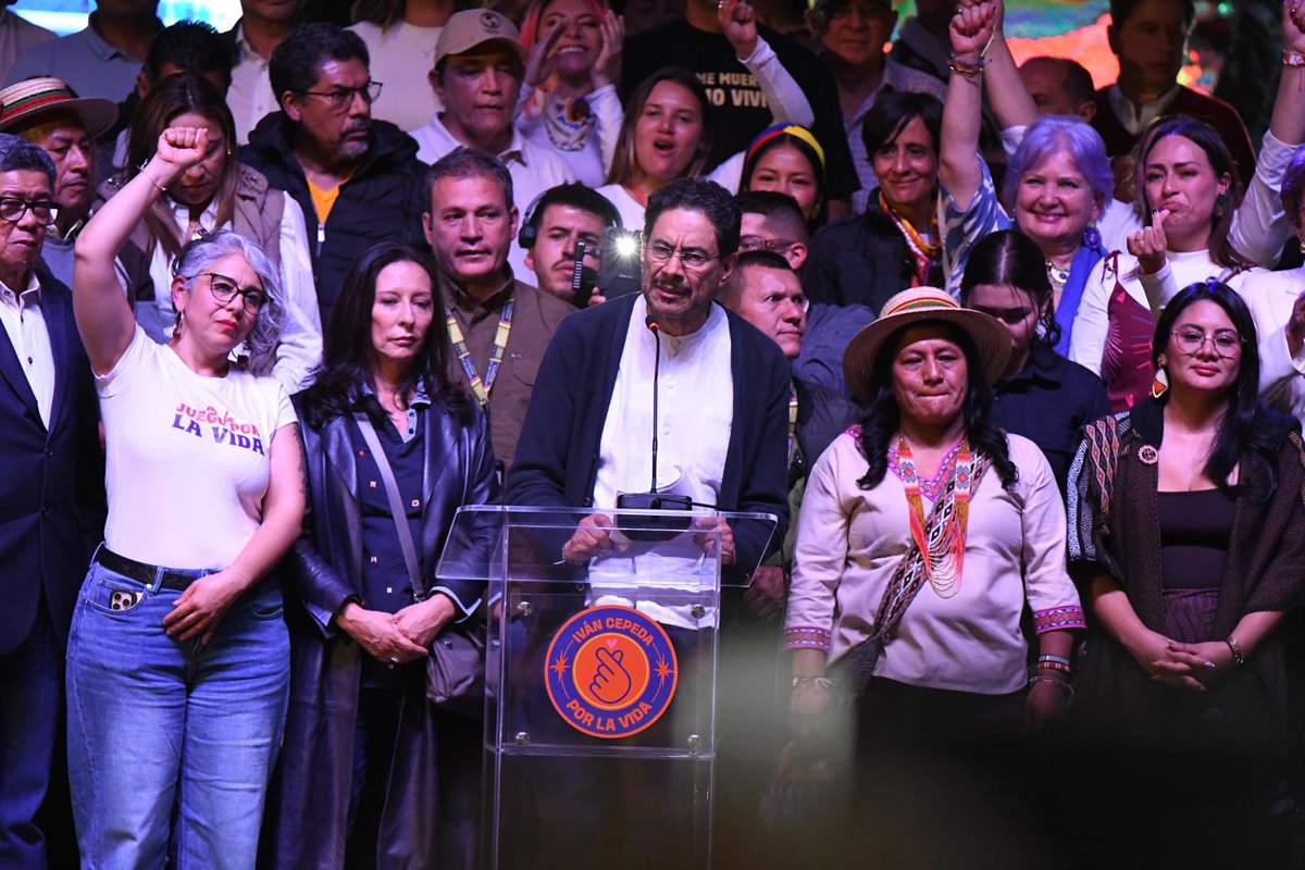 Cepeda anuncia un “Gabinete de la Vida” para hacer oposición a las políticas de De la Espriella