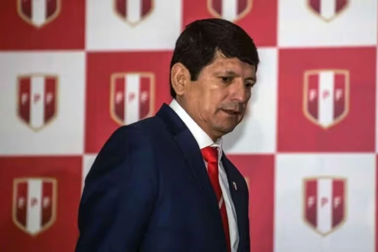 Detienen a Agustín Lozano, presidente de FPF