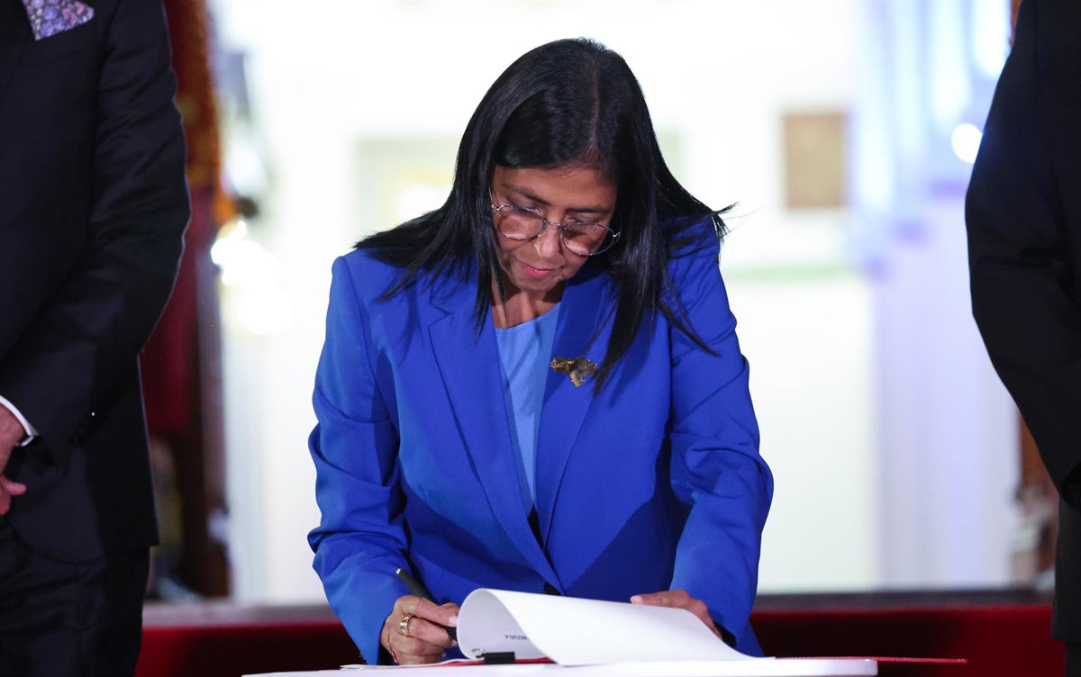 Delcy Rodríguez anuncia una subida salarial para mayo y prevé más “conforme Venezuela goce de más recursos”